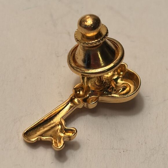 Vintage Gold Tone And Faux Pearl Key Shaped Lapel Pin - Picture 2 of 6